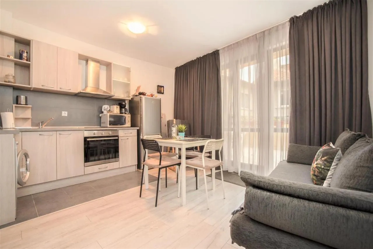 Vera By Rv Apartments Varna 0*,